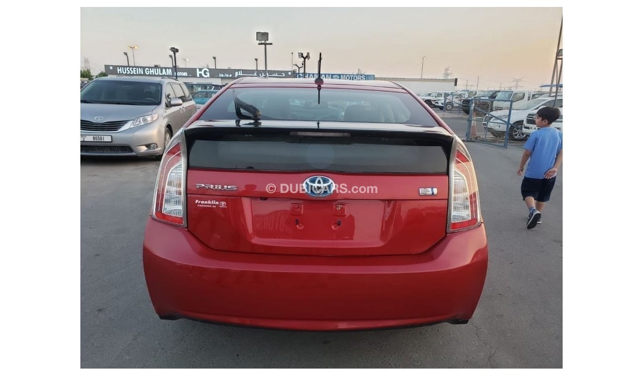 تويوتا برياس 1.8L hybrid  2014