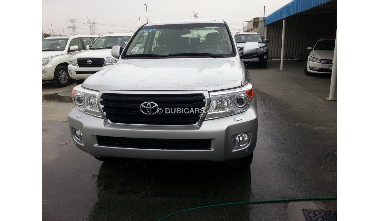 Toyota Land Cruiser GXR 4.5L Diesel Mid Option