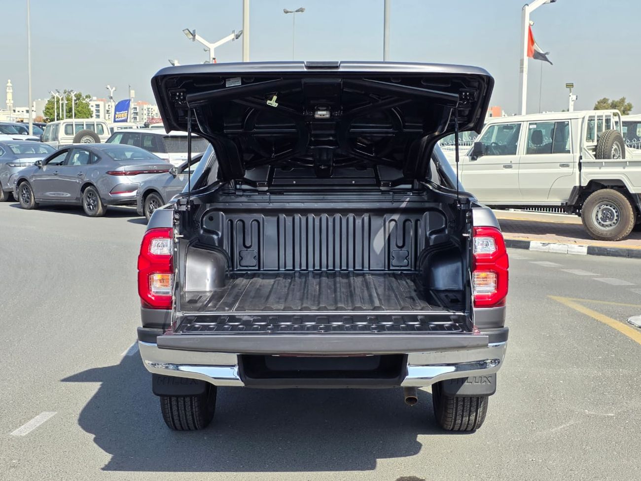 تويوتا هيلوكس diesel 2.8 liter right hand drive only for export available