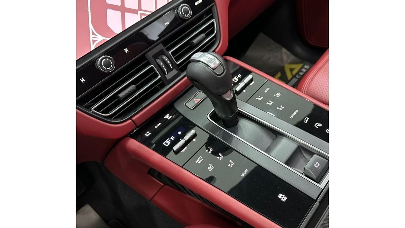 Porsche Macan 2024 Porsche Macan, OCT-2025 Porsche Warranty, Full Agency Service History,GCC