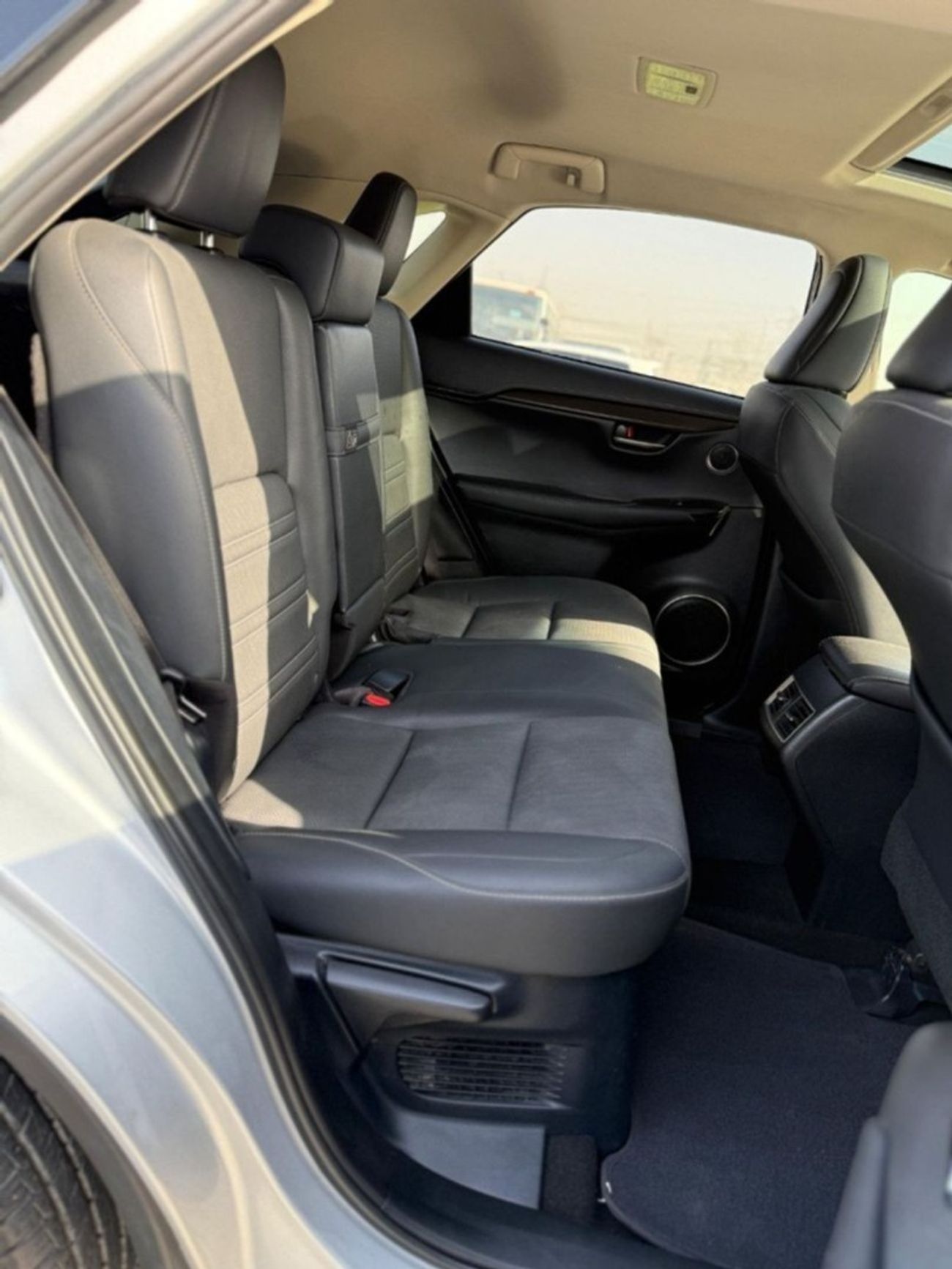 Lexus NX300 Premier 2.0L 4WD sunroof,leather seats