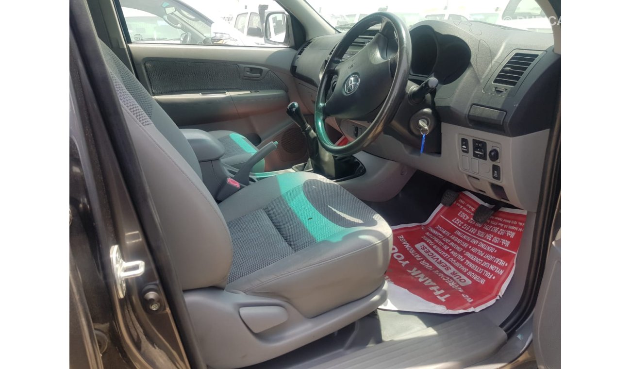 Toyota Hilux DIESEL 3.0L MANUAL  GEAR RIGHT HAND DRIVE