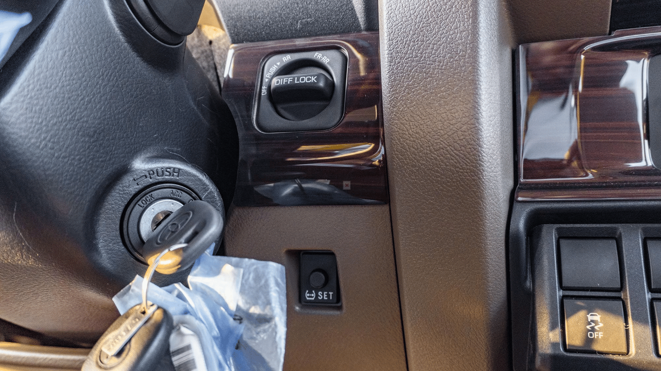 تويوتا لاند كروزر 70 ECT0101 - TLC76 Hardtop 5 Doors GDJ76 - 2.8L Diesel Auto White