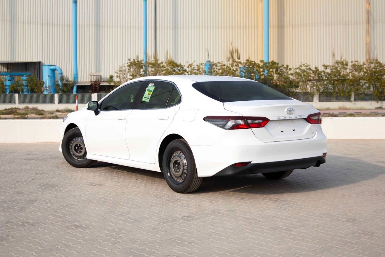 Toyota Camry 2024 Toyota Camry 2.5 LE - Super White inside Beige