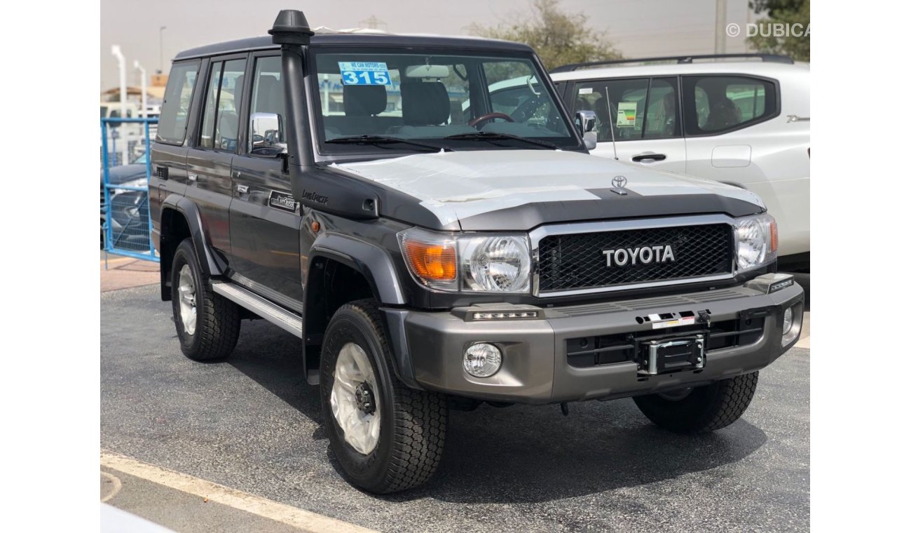 Toyota Land Cruiser Hard Top HT 76 FULL