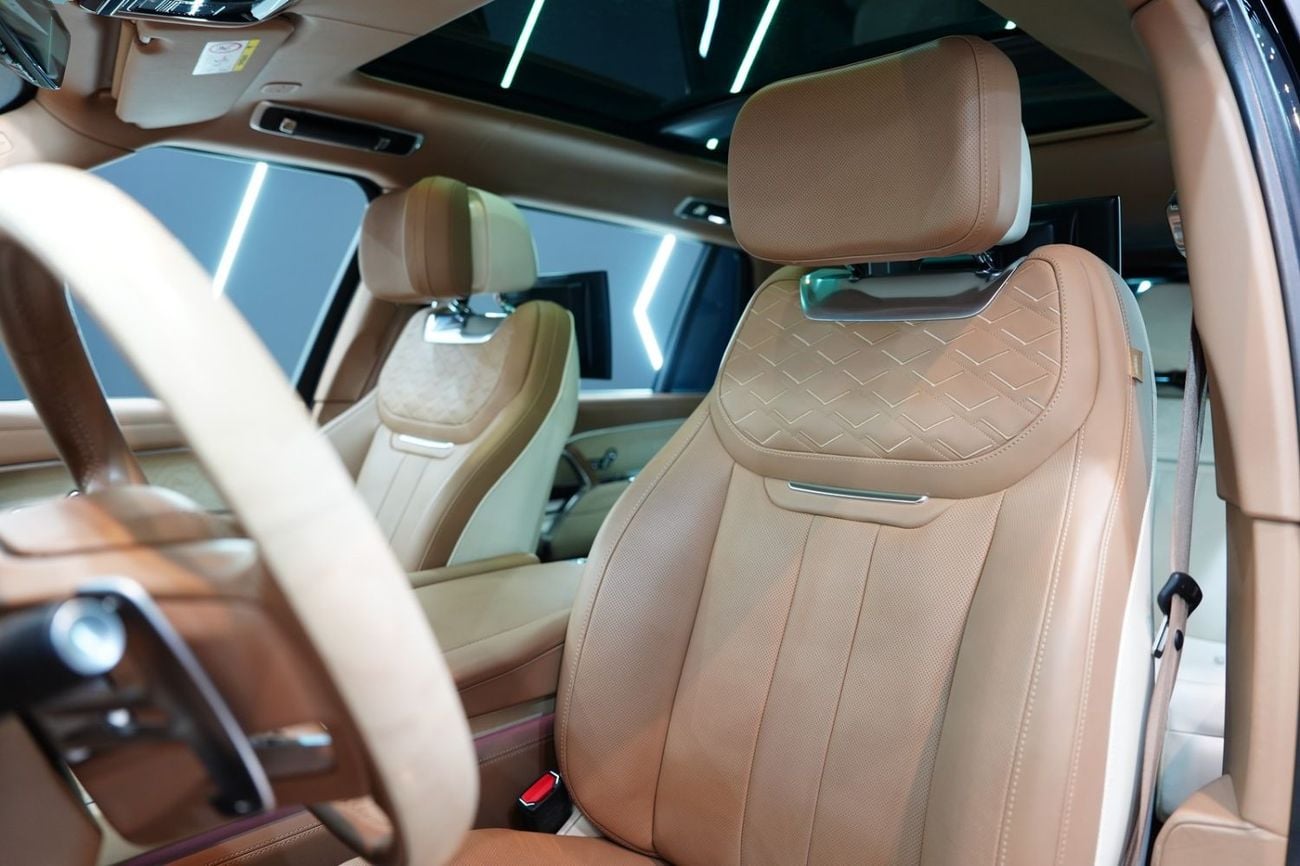 لاند روفر رينج روفر SV LWB P530 2023 Vogue SV LWB, Two-Tone Interior, Executive Rear Seat w/ Entertainment, Al Tayer Warr + Serv!!