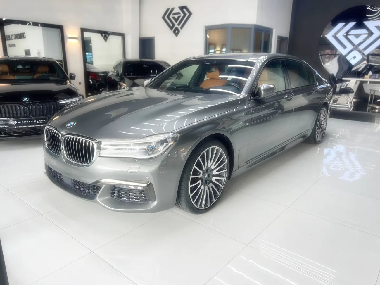 بي أم دبليو 750Li xDrive M Sport Executive 4.4L