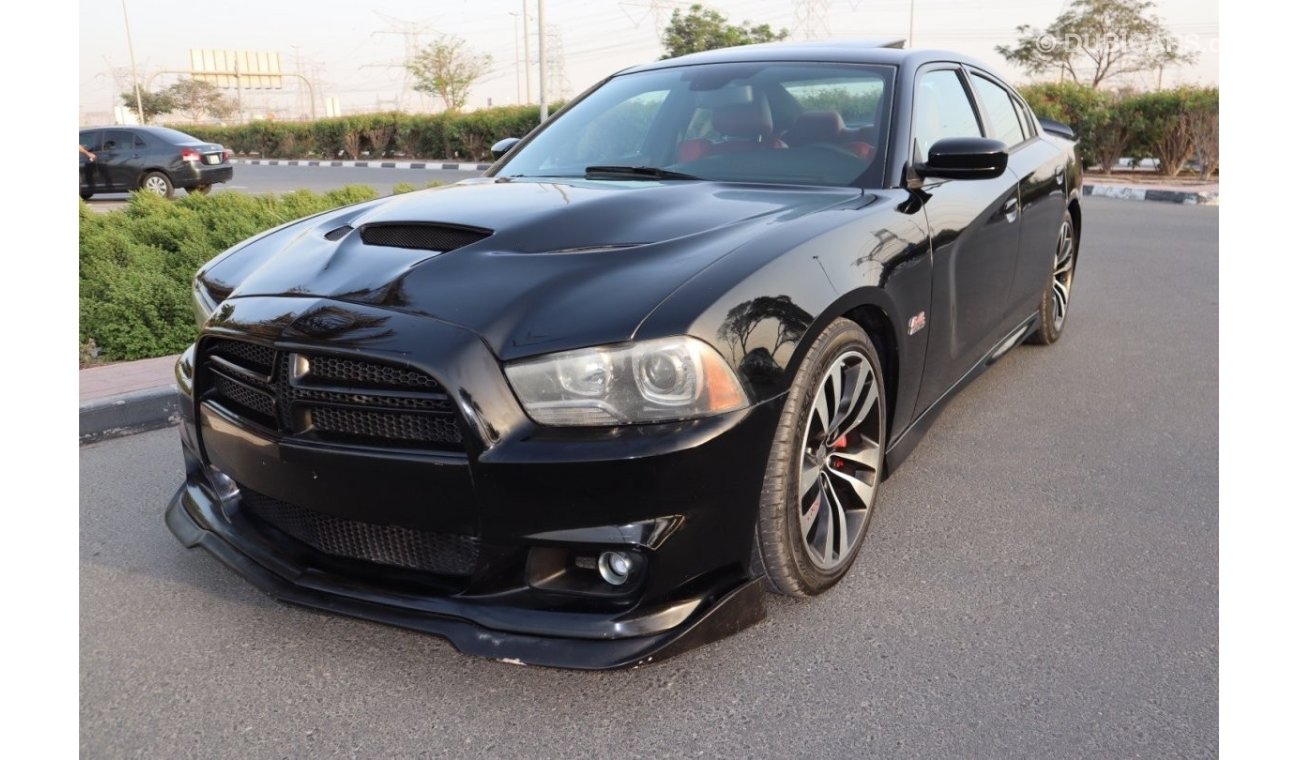 دودج تشارجر SRT8 6,4 V8 GCC