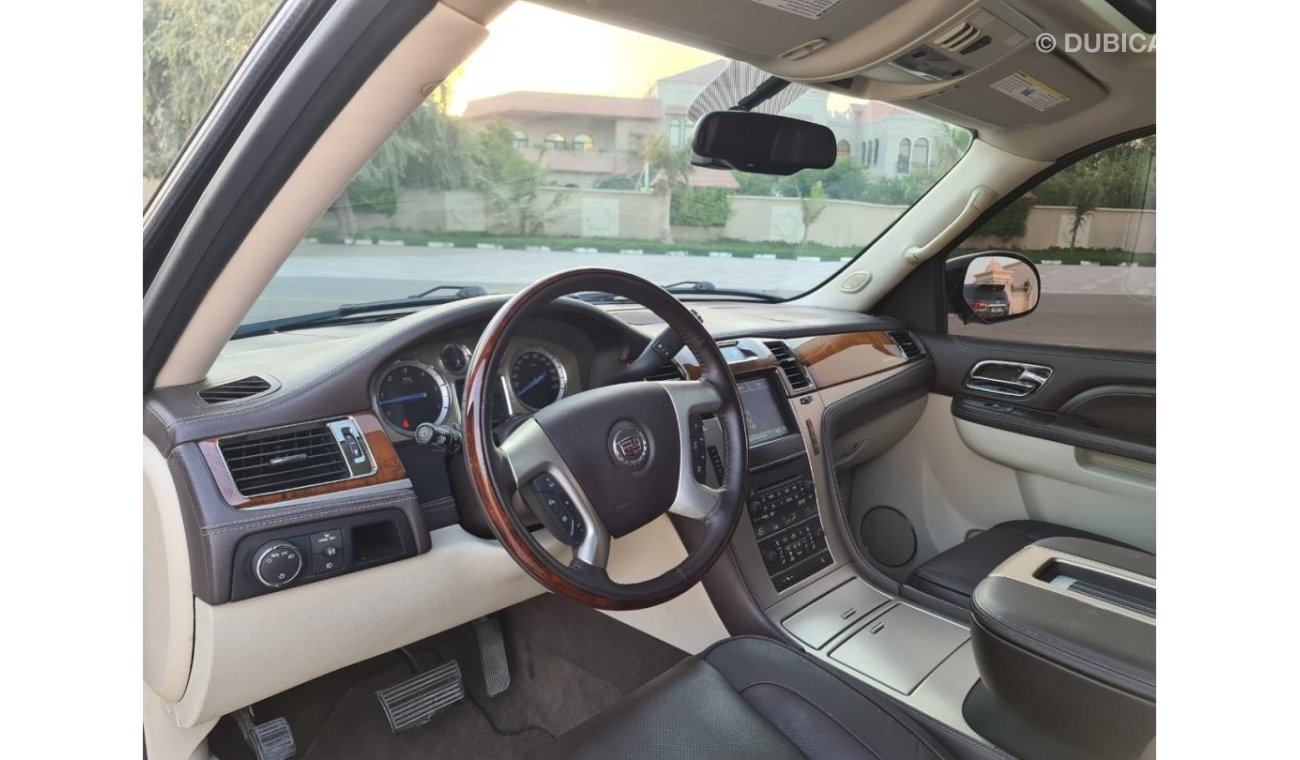 Cadillac Escalade Platinum Platinum CADILLAC ESCALADE PLATINUM VIP 2012 GCC PERFECT CONDITION