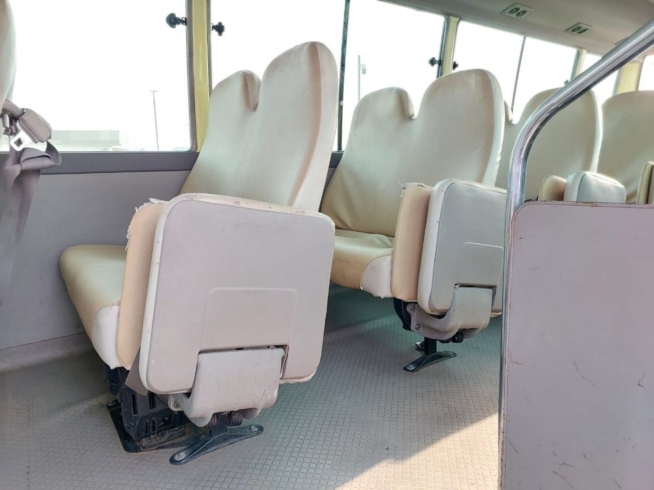 تويوتا كوستر TOYOTA COASTER BUS RHD 2007 MODEL 4.0 L DIESEL AUTOMATIC(PM02577)