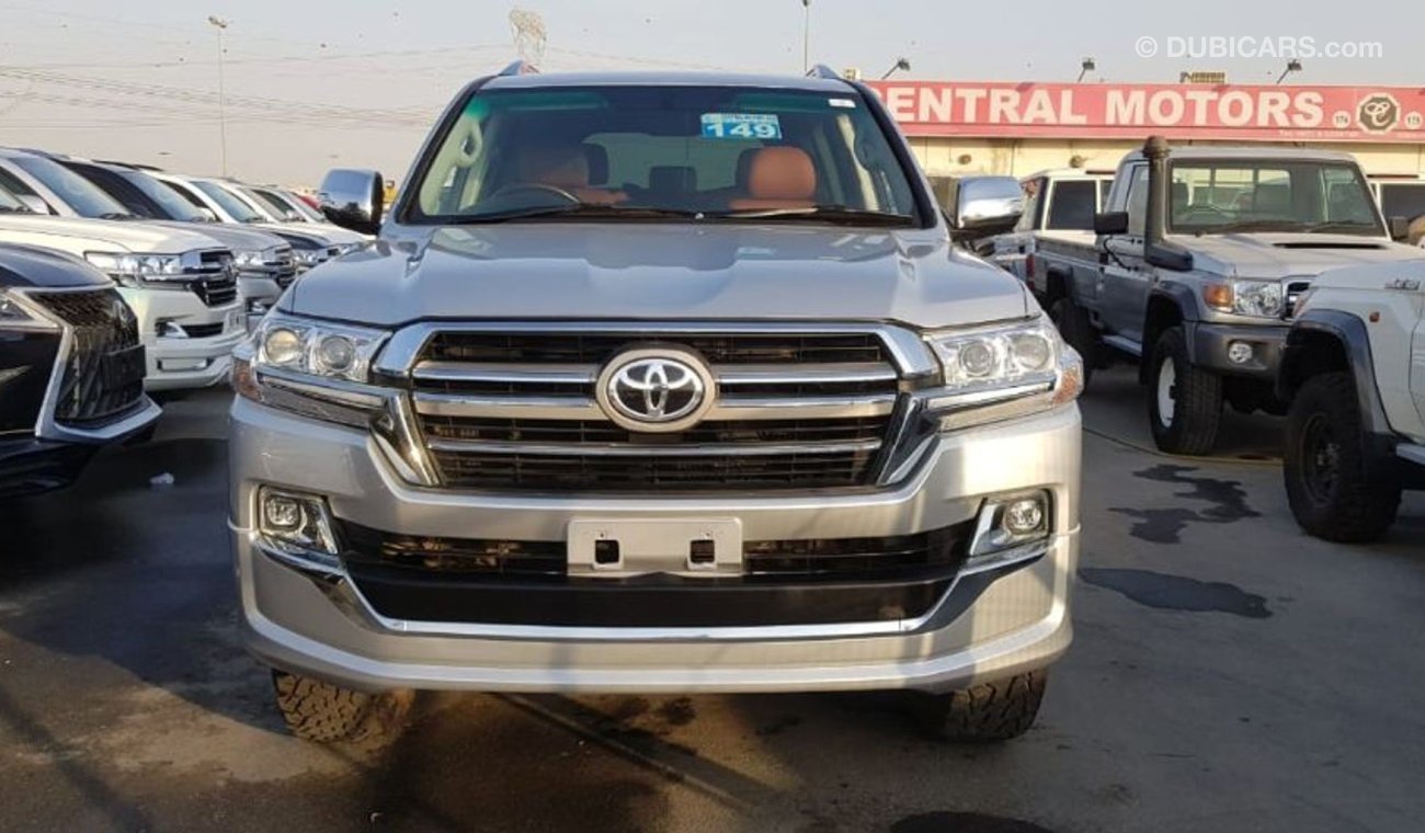 Toyota Land Cruiser right hand drive Diesel Auto GXL V8 With facelift 2019 body kit with accessories (Export only)