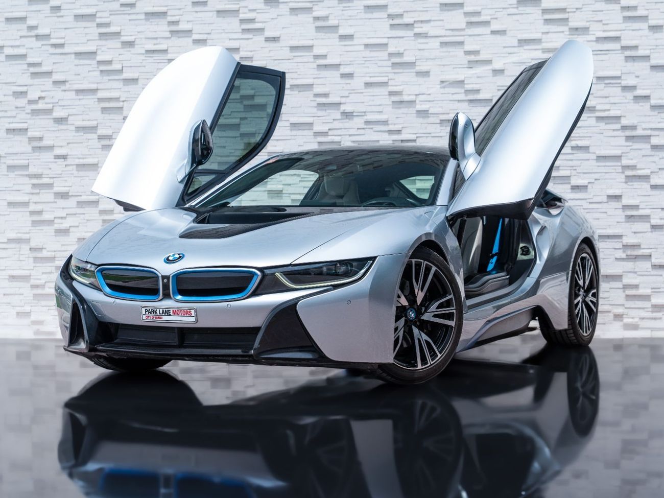 BMW i8 COUPE