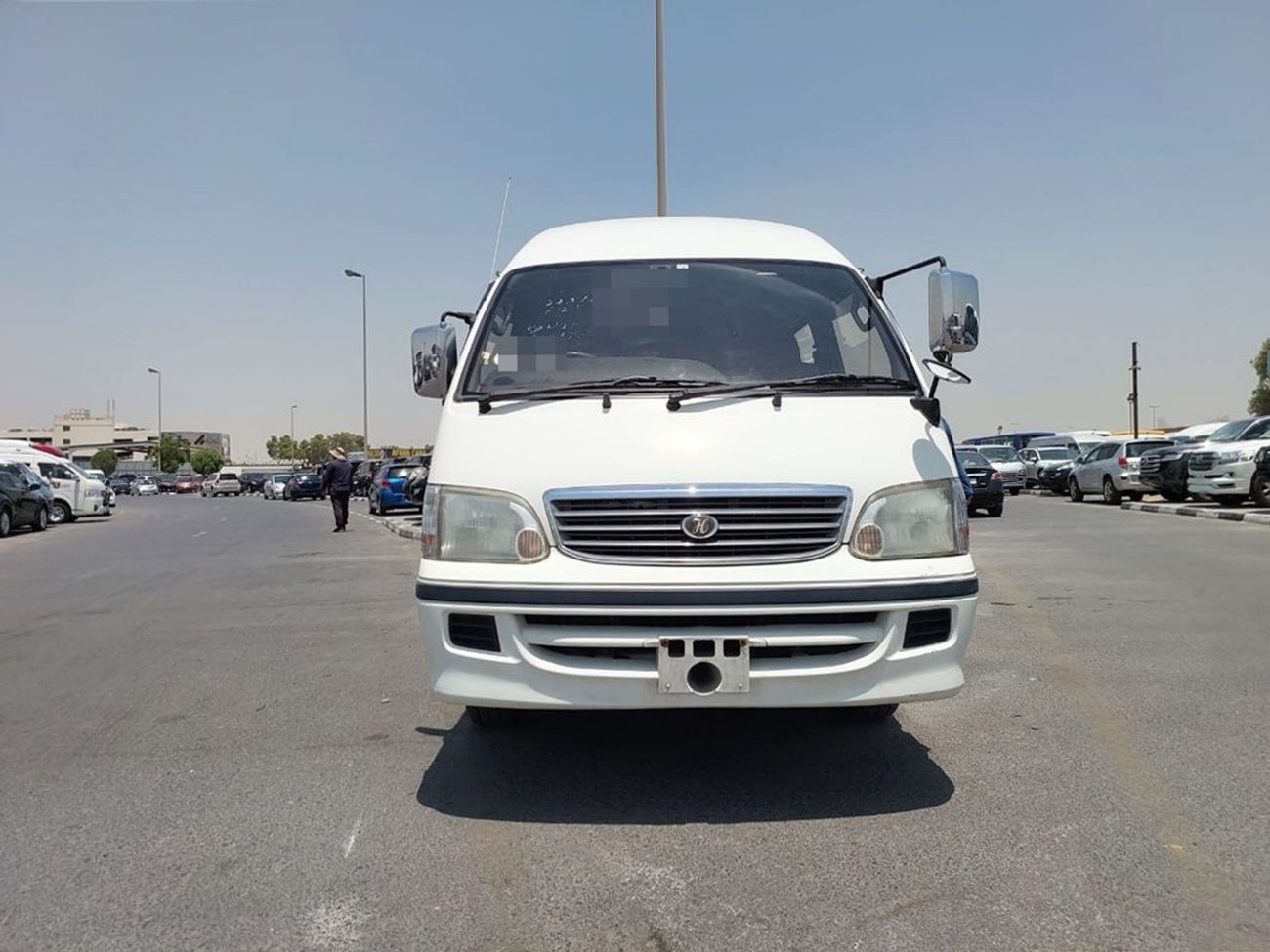 Toyota Hiace TOYOTA HIACE COMMUTER VAN RHD 2001 MODEL 3.0 L DIESEL AUTOMATIC(PM02656)