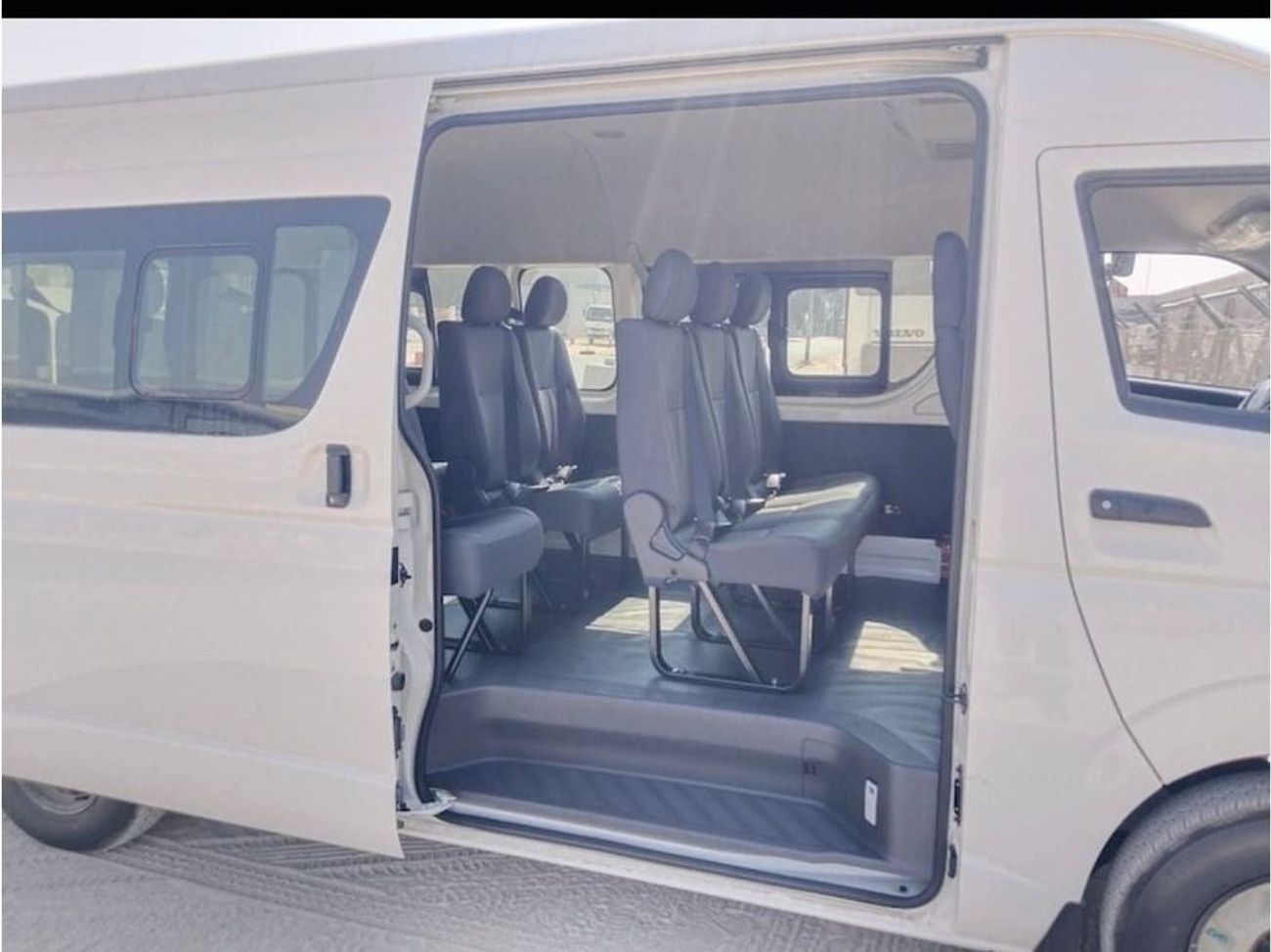 تويوتا هاياس TOYOTA HIACE HIGH ROOF DIESEL 2.5L