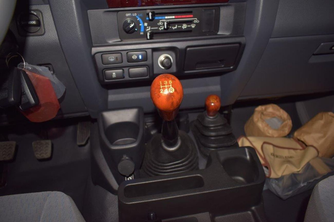 Toyota Land Cruiser 70 Xtreme V6 4.0L- Full Option