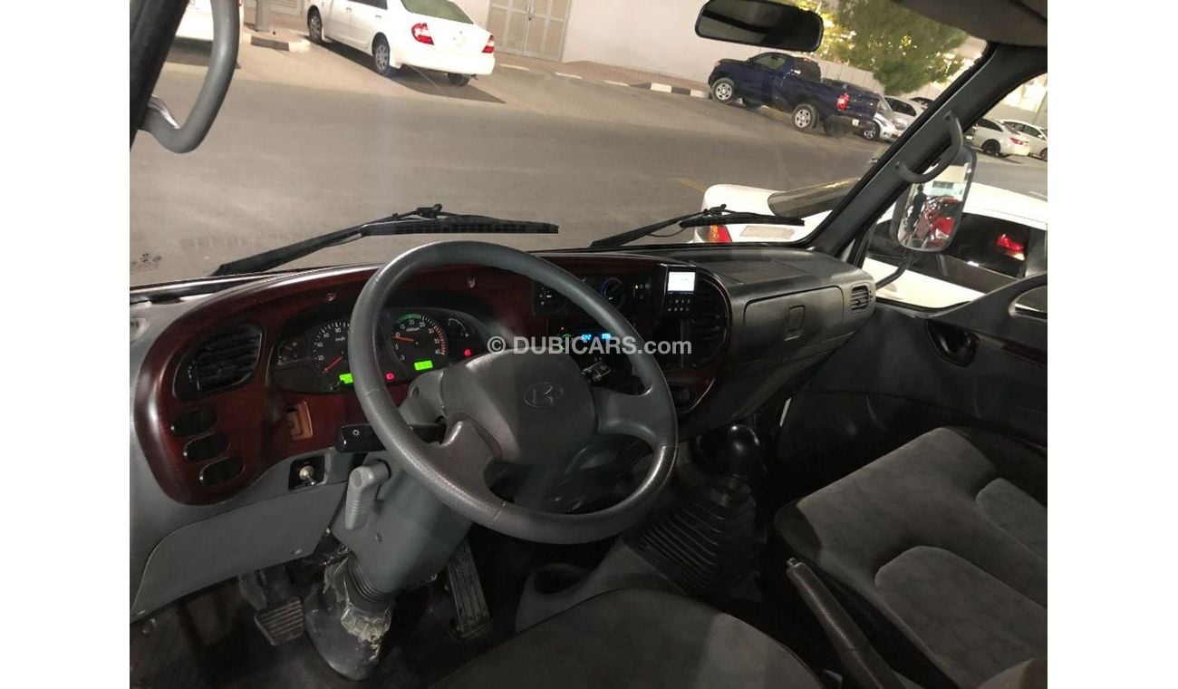 Hyundai HD 72 ثلاجة