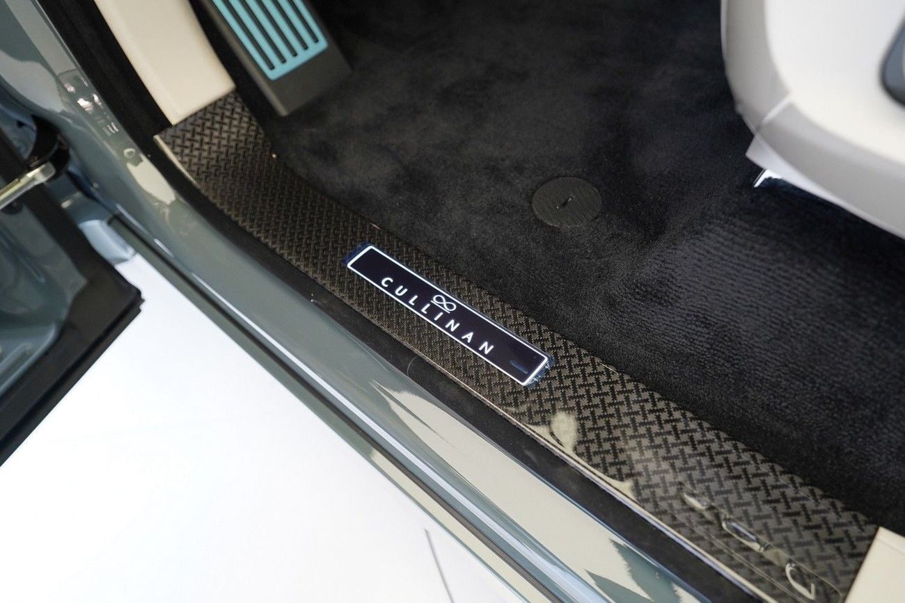 رولز رويس كولينان CULLINAN BLACK BADGE DUALTIY SEATS