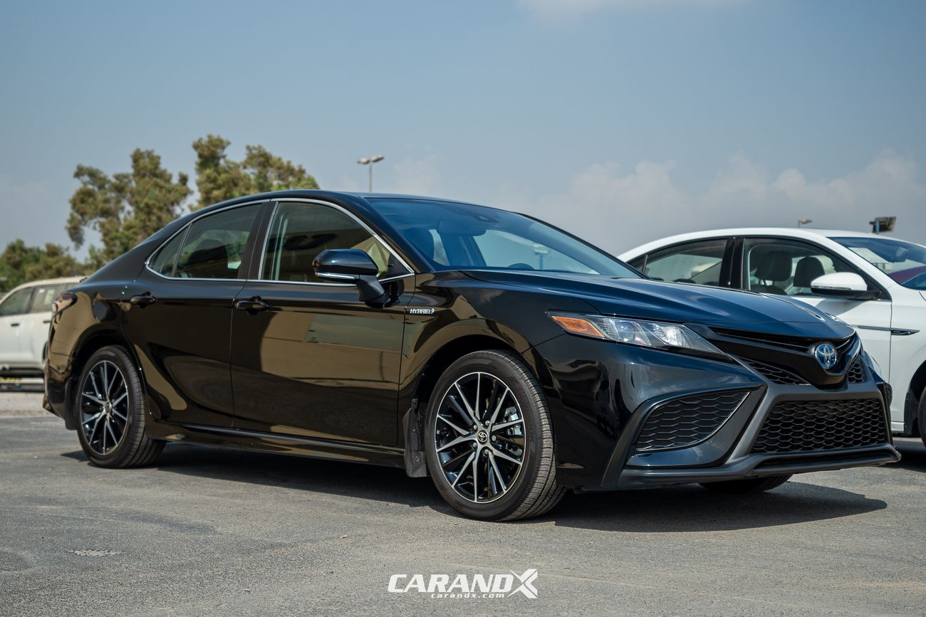 Toyota Camry SE Hybrid 2021 Black