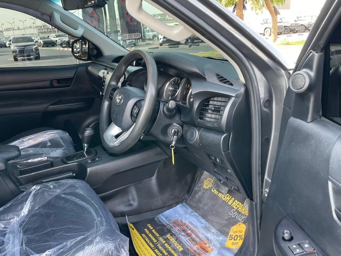 تويوتا هيلوكس diesel 2.8 liter automatic right hand drive leather seats with back camera