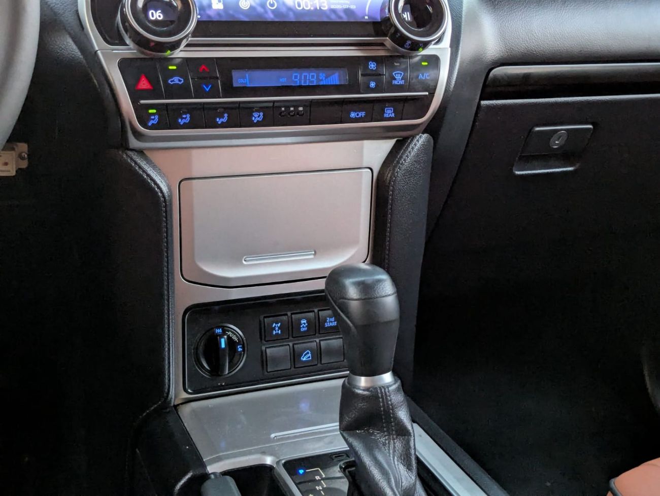 تويوتا برادو Toyota Prado 2018 diesel white LHD 7 seats automatic gear