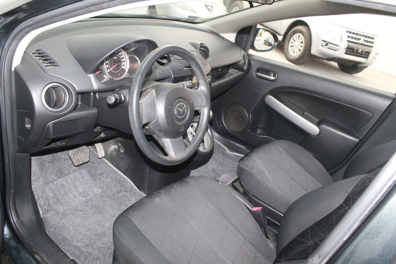 Mazda 2 1.5L 2015 MODEL WITH WARRANTY