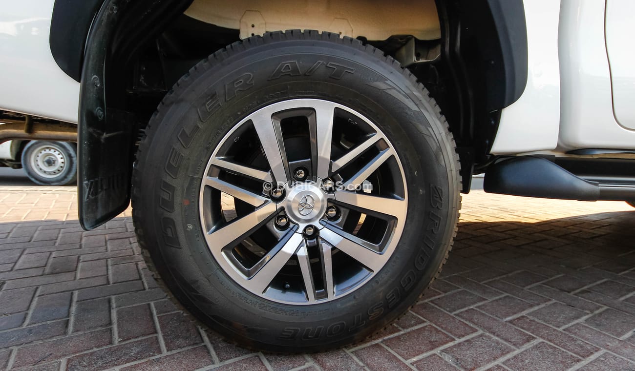 Toyota Hilux 2.7 Liter Petrol 4x4 Automatic Transmission FOR EXPORT