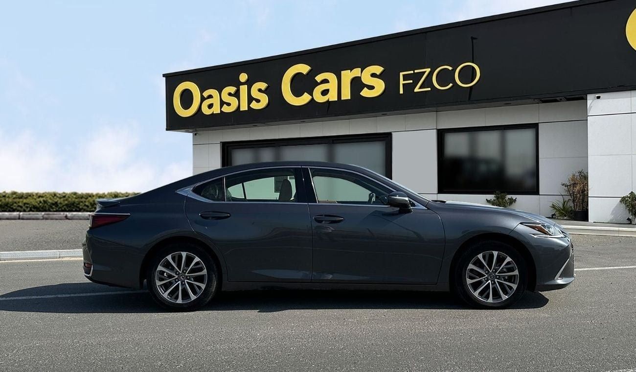Lexus ES300h Hybrid 2023 GCC Low Mileage Perfect Condition