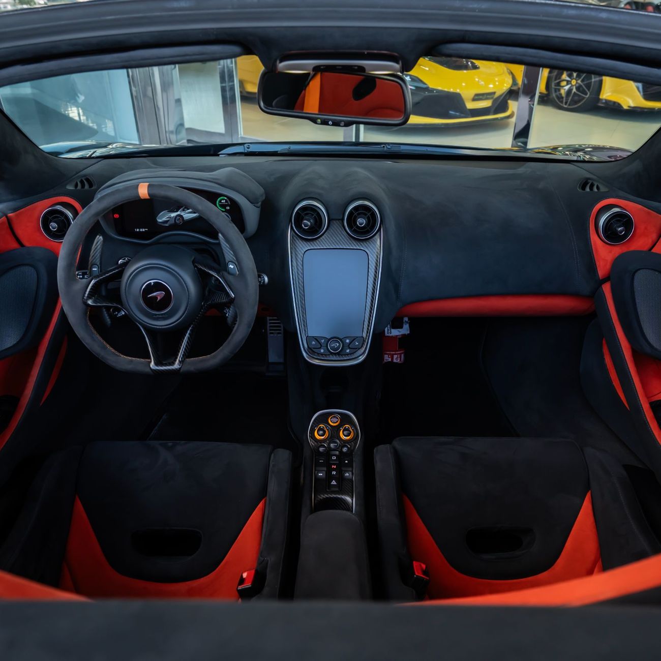 مكلارين 600LT 2020 MCLAREN 600LT SPIDER GCC WITH ONE YEAR FREE SERVICE