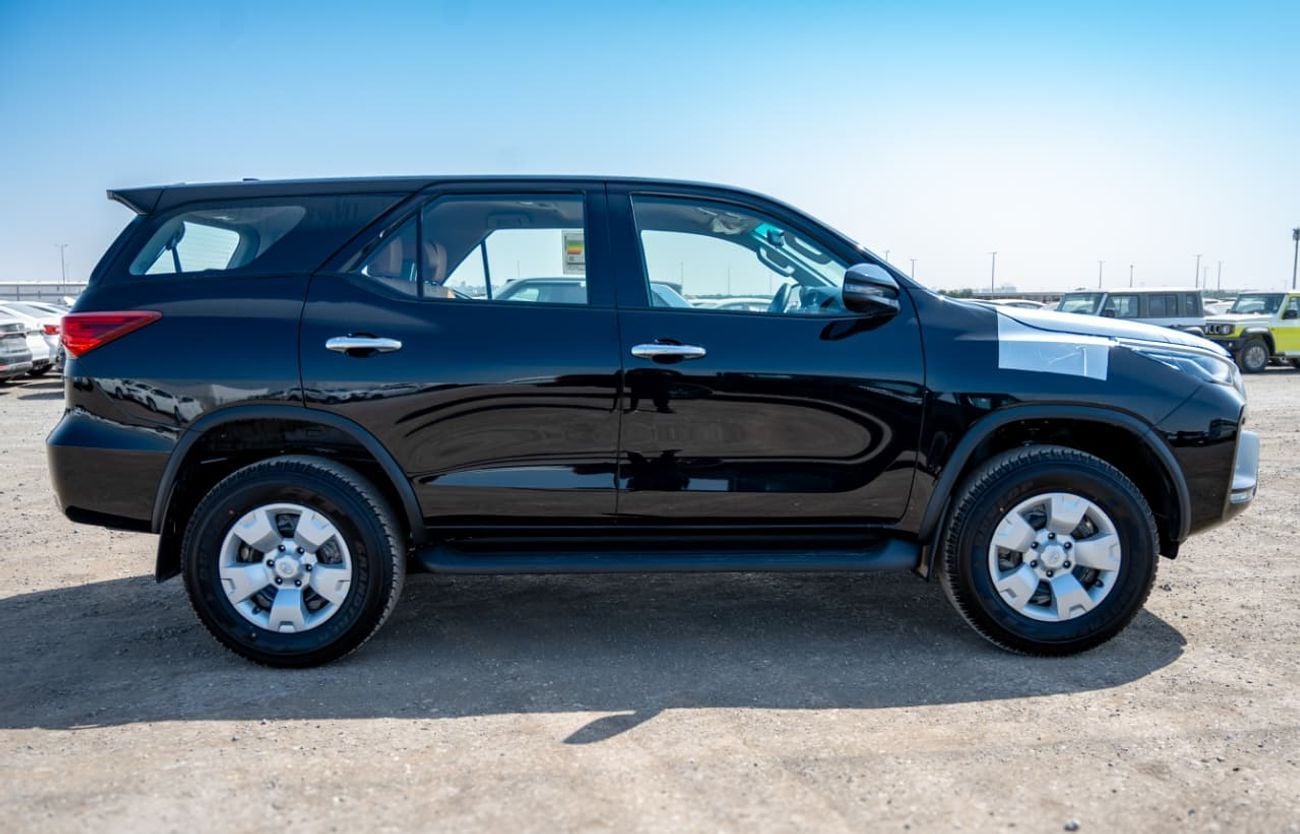 تويوتا فورتونر 2.7L Petrol | 4 Cylinder | Automatic