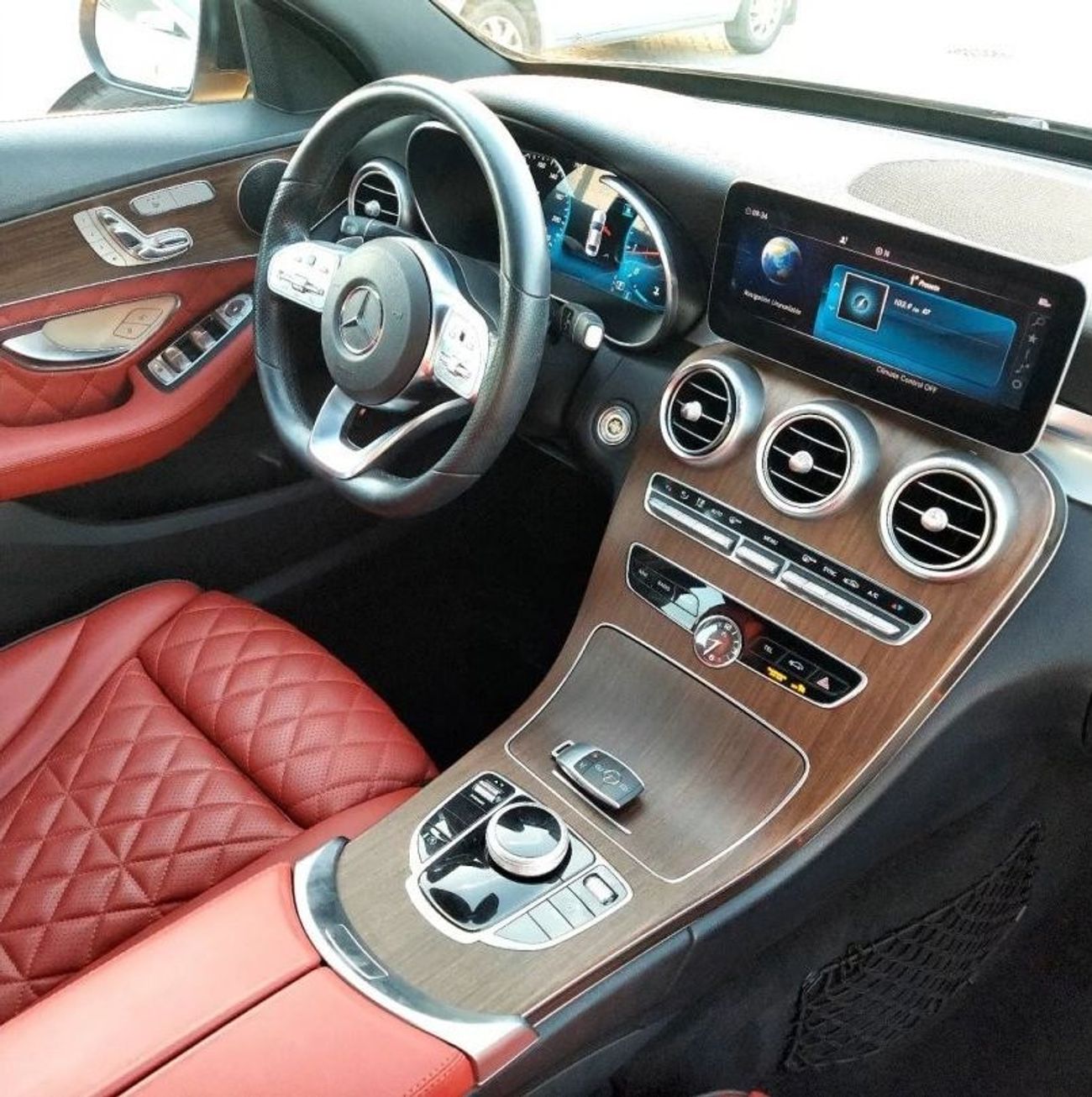 مرسيدس بنز C 300 بريميوم