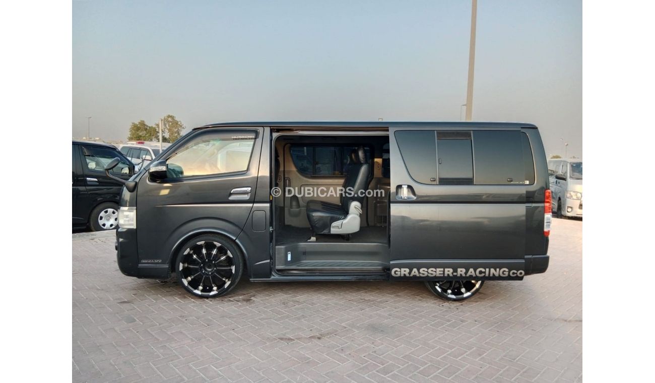 Toyota Hiace TOYOTA HIACE VAN RIGHT HAND DRIVE (PM1617)