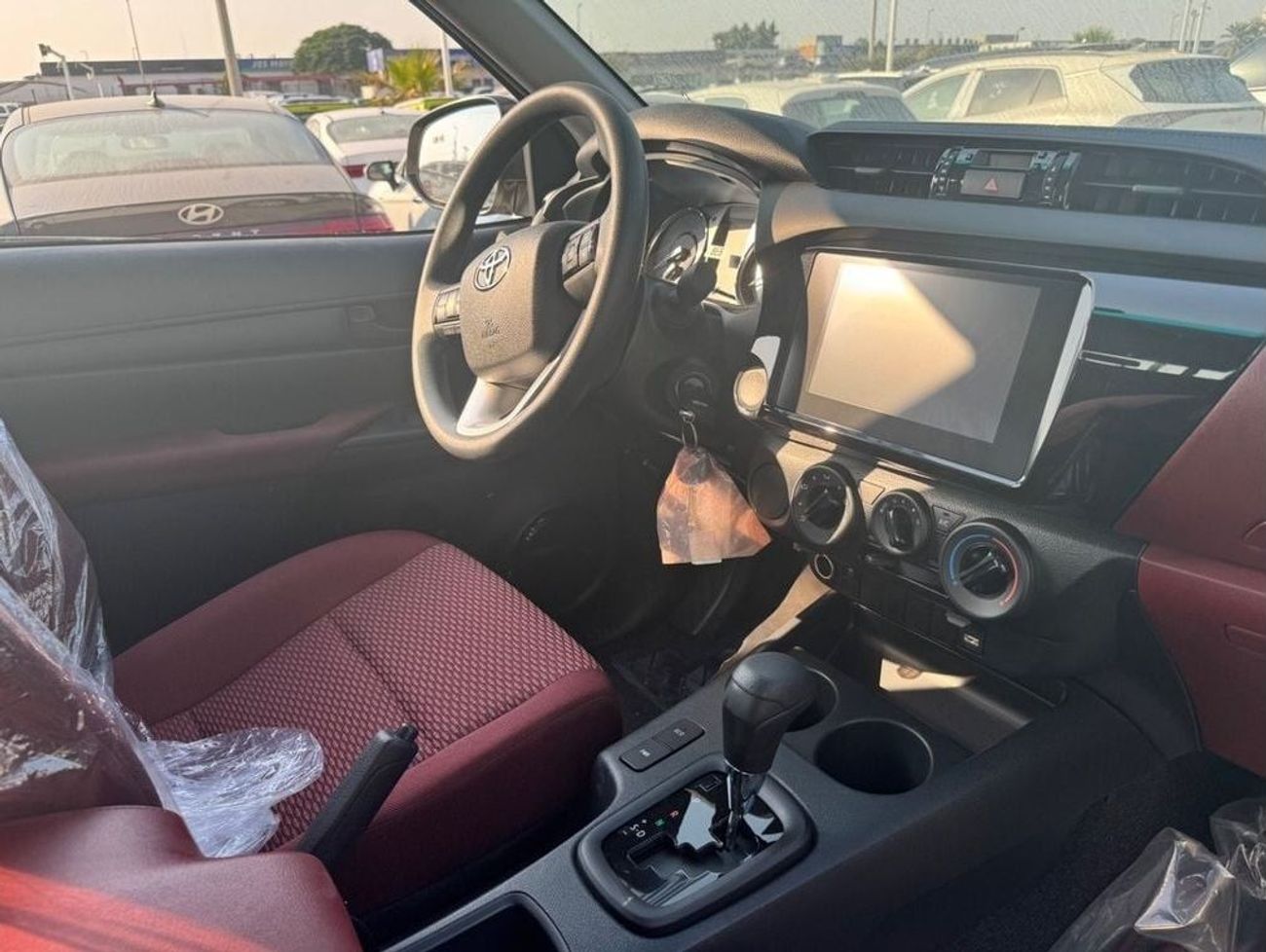 Toyota Hilux 2.7 L , pick-up , automatic , petrol