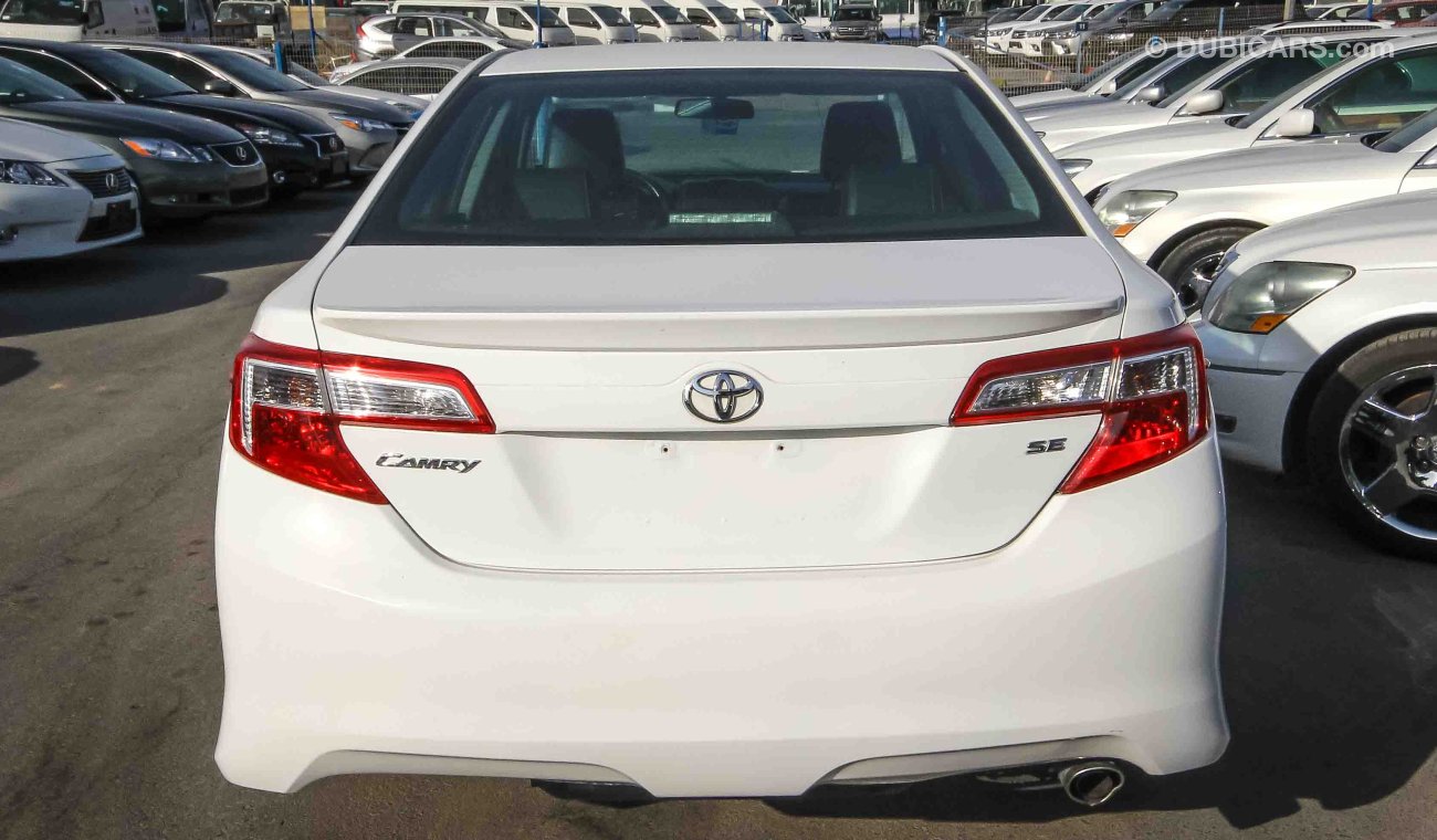 Toyota Camry SE