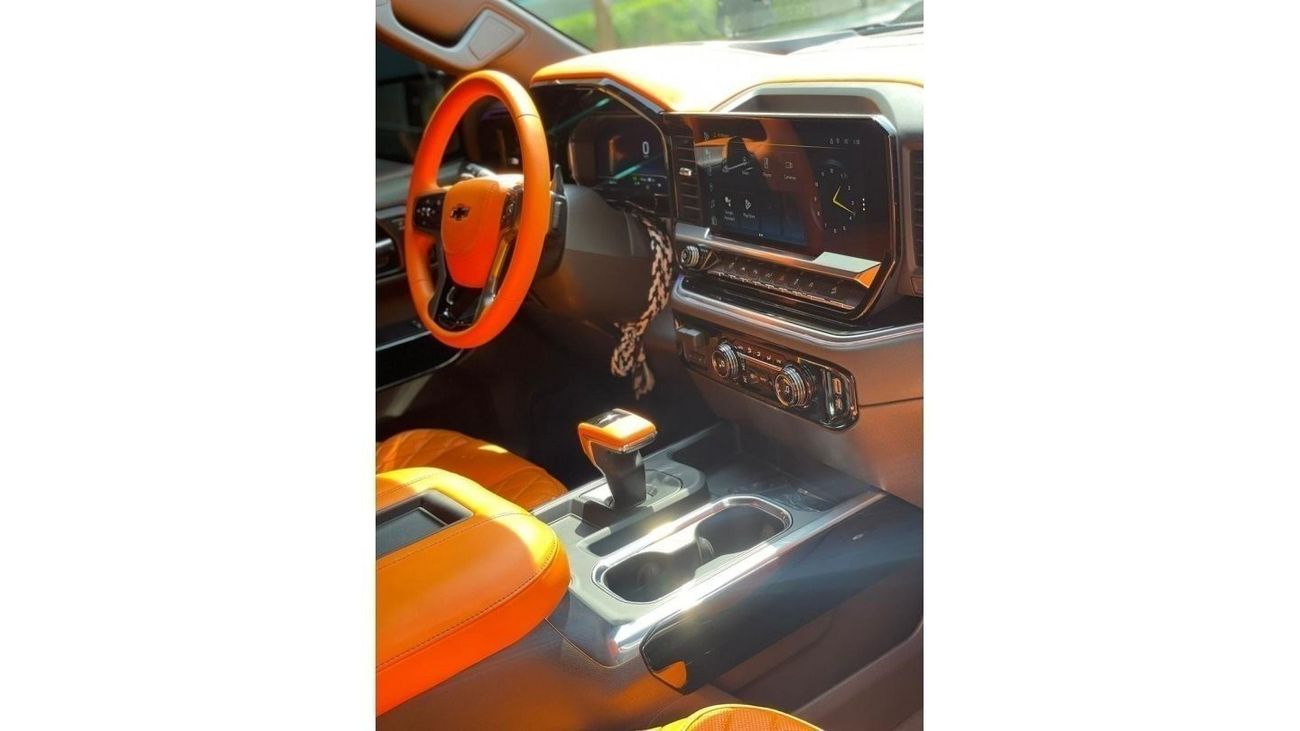 Chevrolet Silverado 2022 Chevrolet Silverado 5.3L V8 - Orignal Z71 - Enhance suspension MBS Leather - 360* CAM -