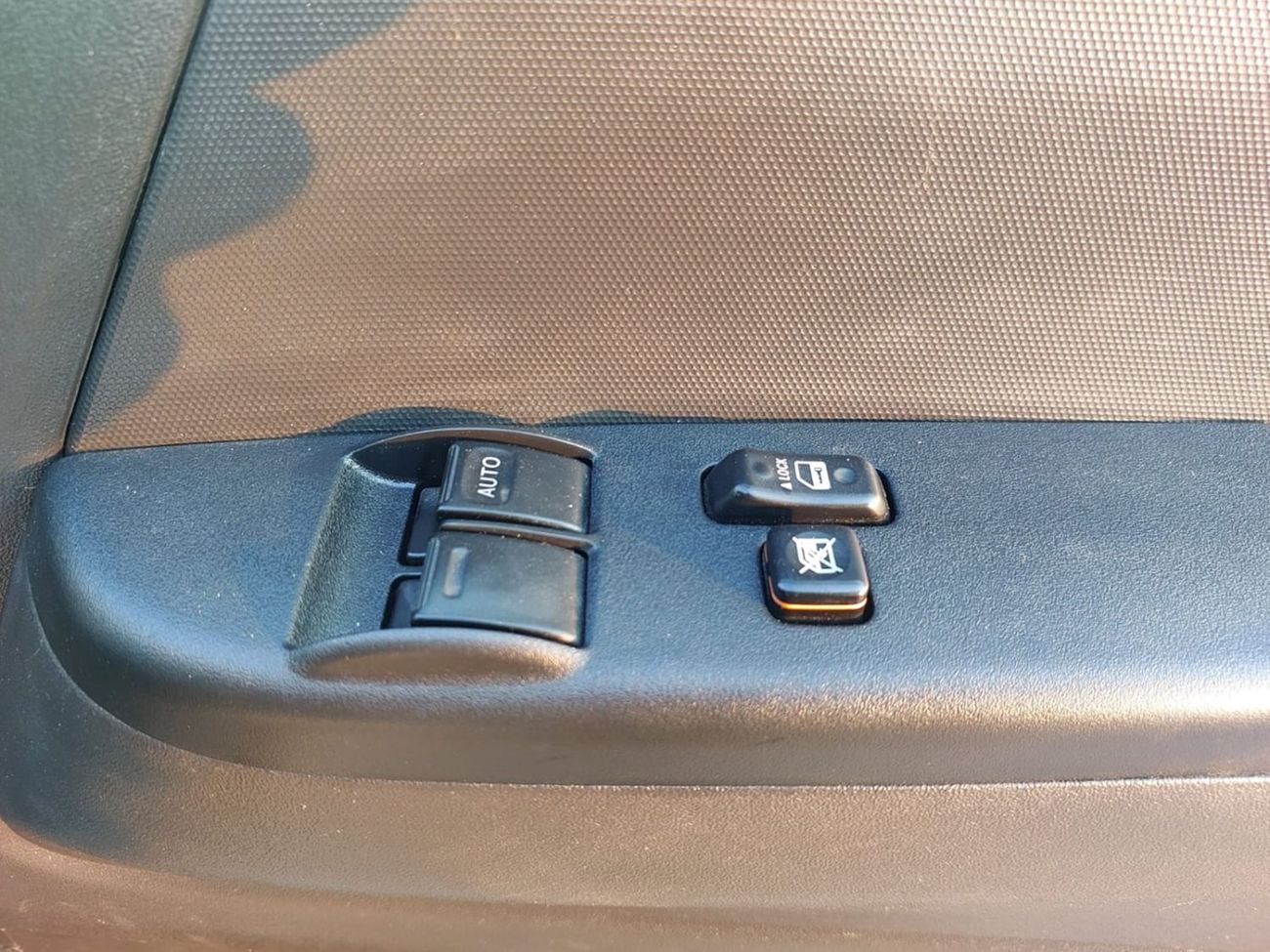 تويوتا هاياس TOYOTA HIACE VAN RHD 2018 MODEL 2.8 L DIESEL AUTOMATIC(PM05971)