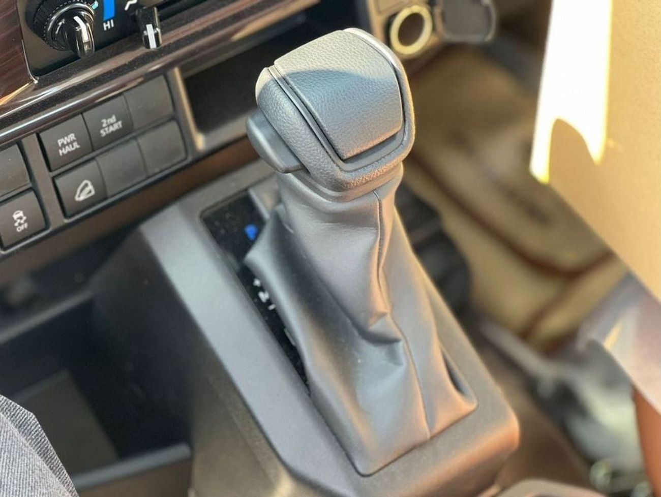 تويوتا لاند كروزر بيك آب TOYOTA LAND CRUISER (70 SERIES) (GRJ79) 4.0L Pick-up 4WD