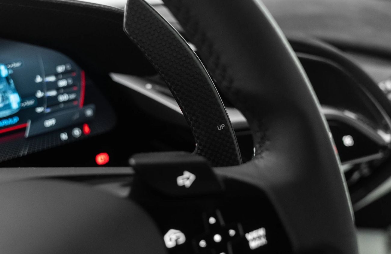 فيراري SF90 ستراديل سترادالي 4.0-liter twin-turbocharged V8 engine + 3 electric motors | Warranty