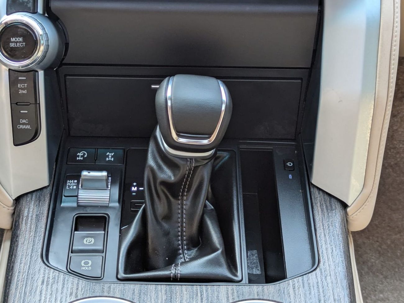 Toyota Land Cruiser Toyota Landcruiser 2015 LHD facelifted to 2025 black colour