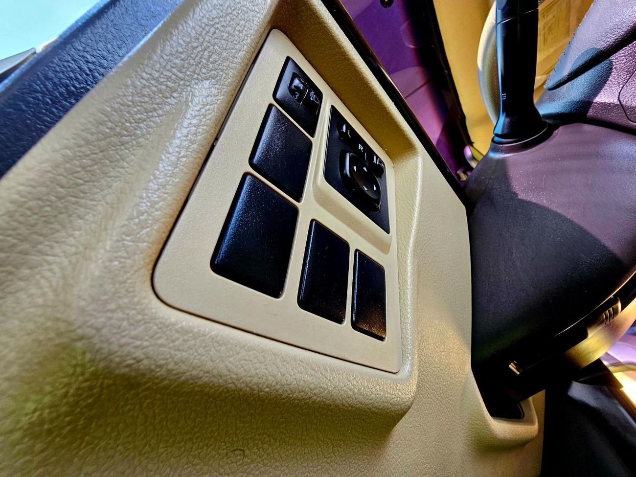 Toyota Prado TXL/ V6 4.0/ LEATHER/ LOW MILEAGE/ SINGLE OWNER