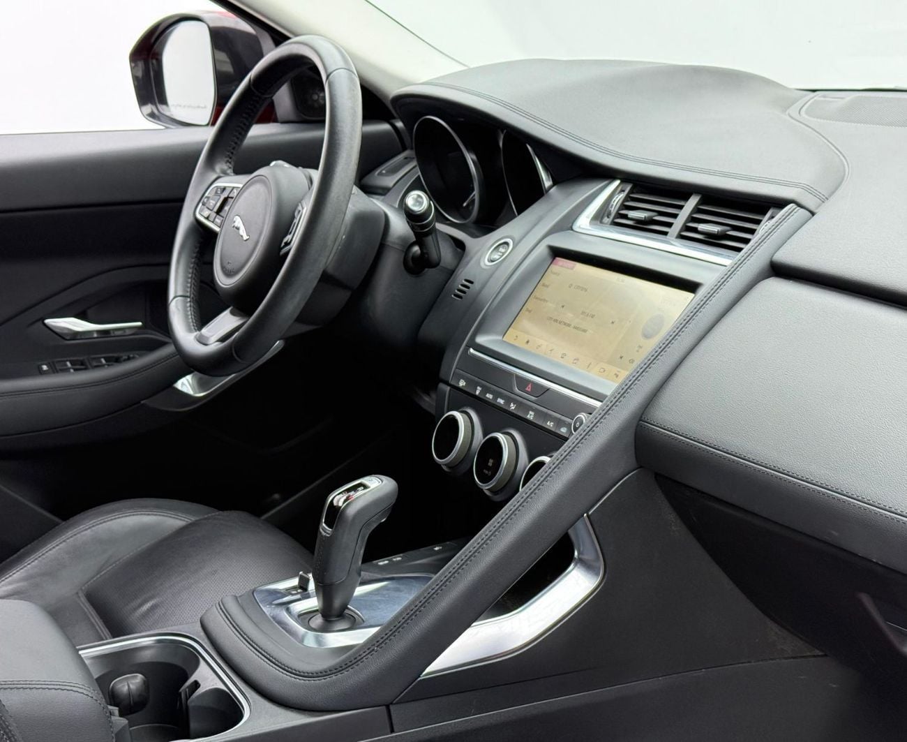 جاكوار E Pace S 2.0L 2019 Jaguar E-Pace P200 S, Warranty, Full Jaguar Service History, GCC