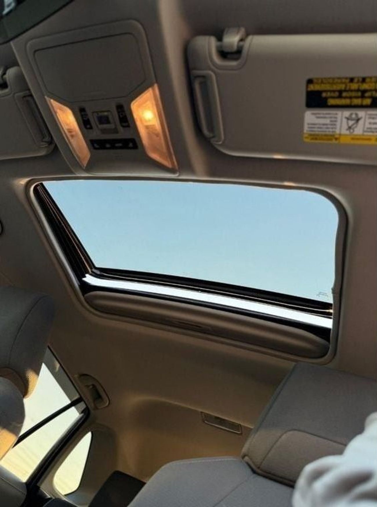 Toyota RAV4 Hybrid XLE 2021 Sunroof, push start