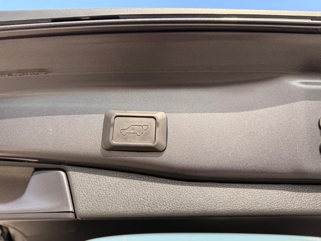 تويوتا راف ٤ XLE premium 2.5L | Sunroof | leather seats | push start full option