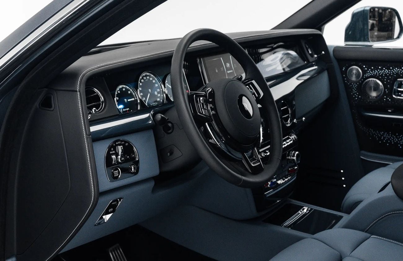 Rolls Royce Phantom 6.75L V-12 Twin-Turbocharged Engine