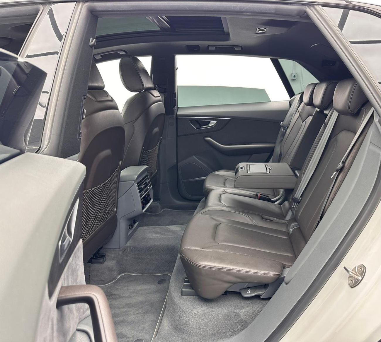 Audi Q8 2019 Audi Q8 55TFSI Quattro S-line, 1 Year Warranty Unlimited Km, Full Service History, GCC