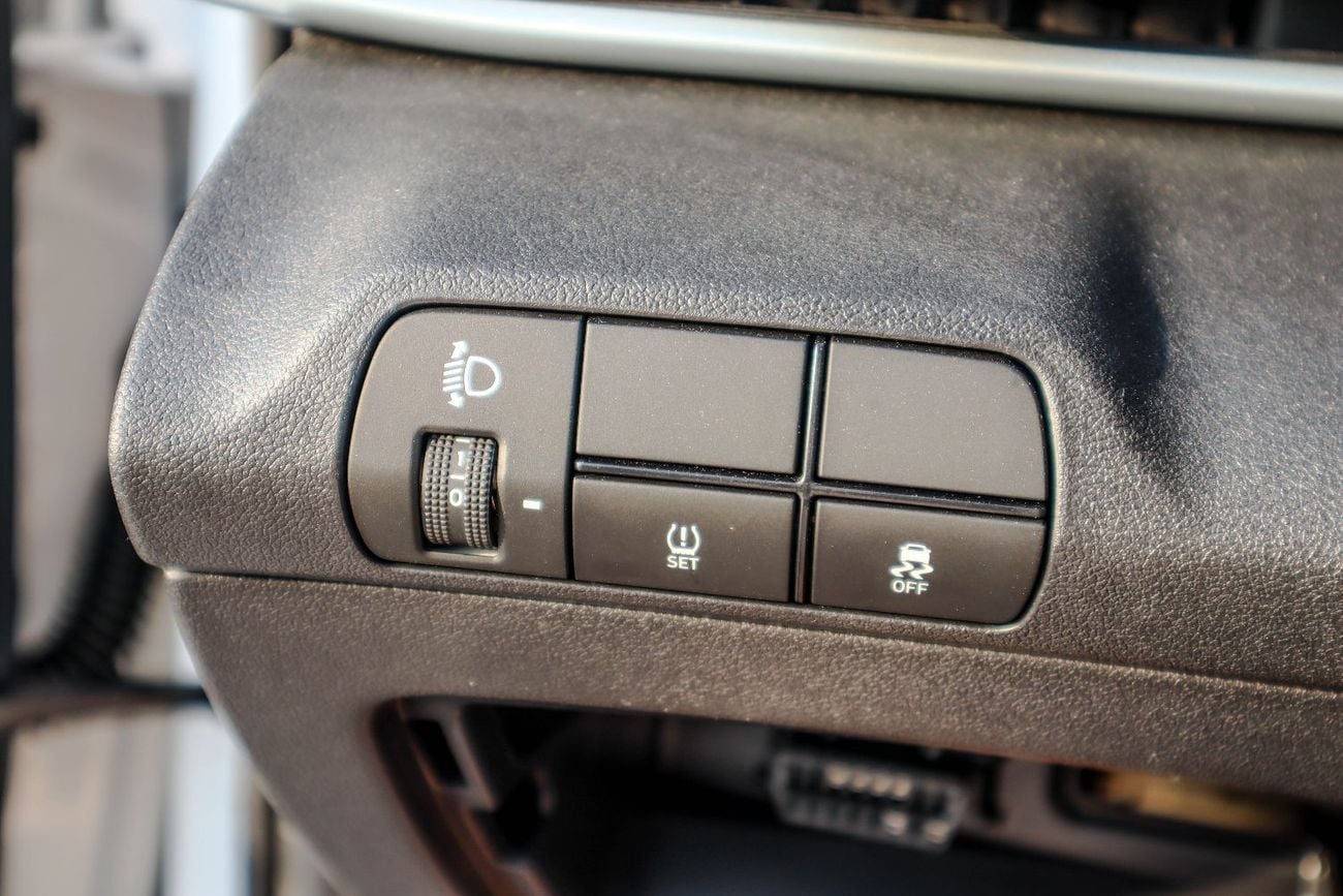 Hyundai Elantra SMART 1.5L Petrol – Automatic – 2025 Model – Chinese Specifications