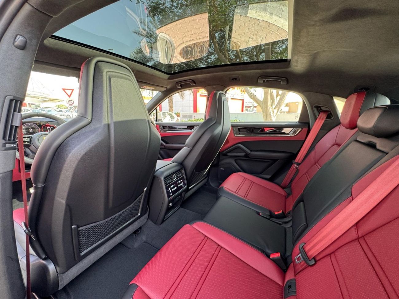 Porsche Cayenne GTS Coupe **2025**GCC SPEC UNDER WARRANTY