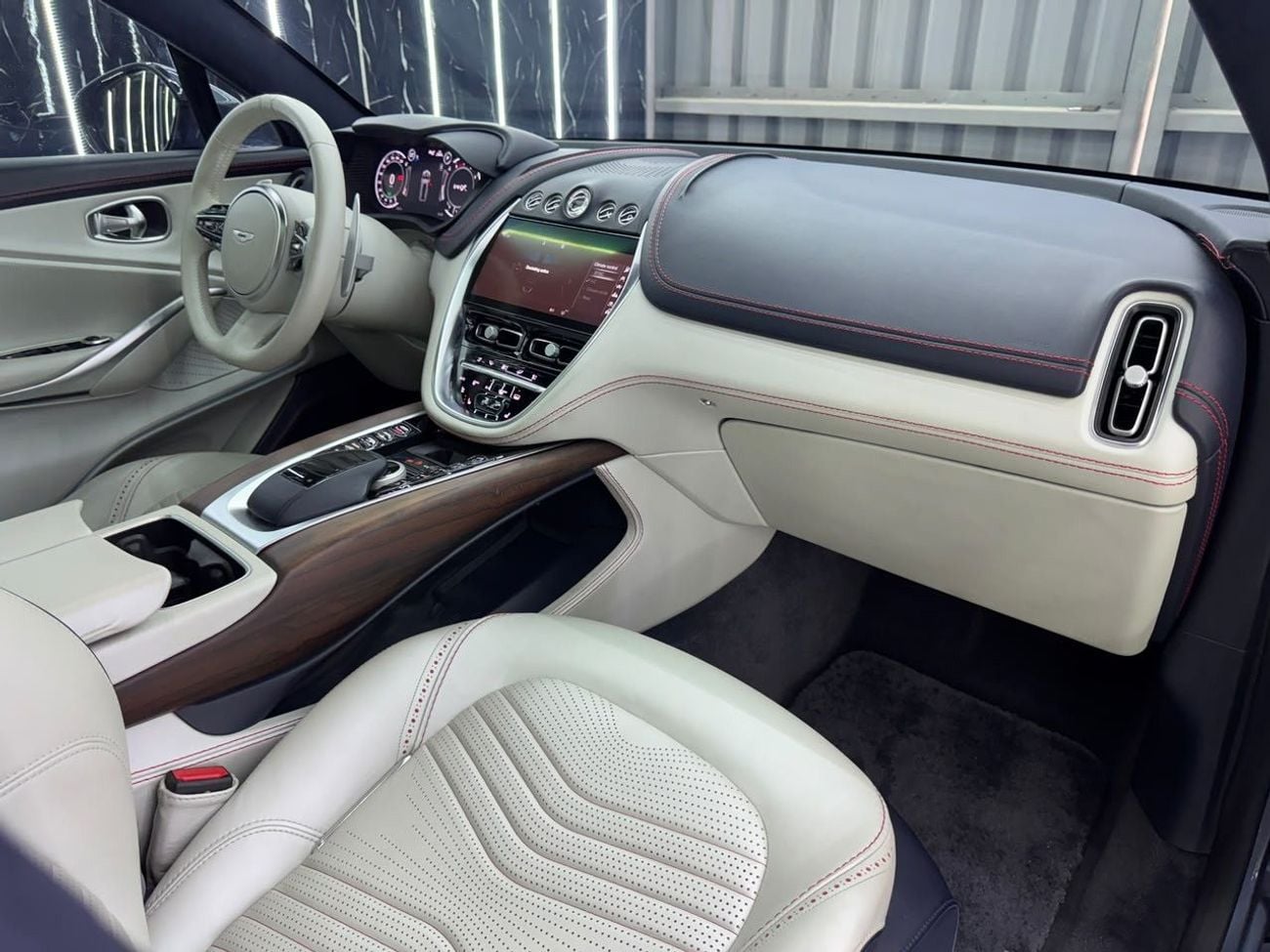 Aston Martin DBX STD GCC | Al Habtoor warranty 2027 | Al Habtoor Full service History