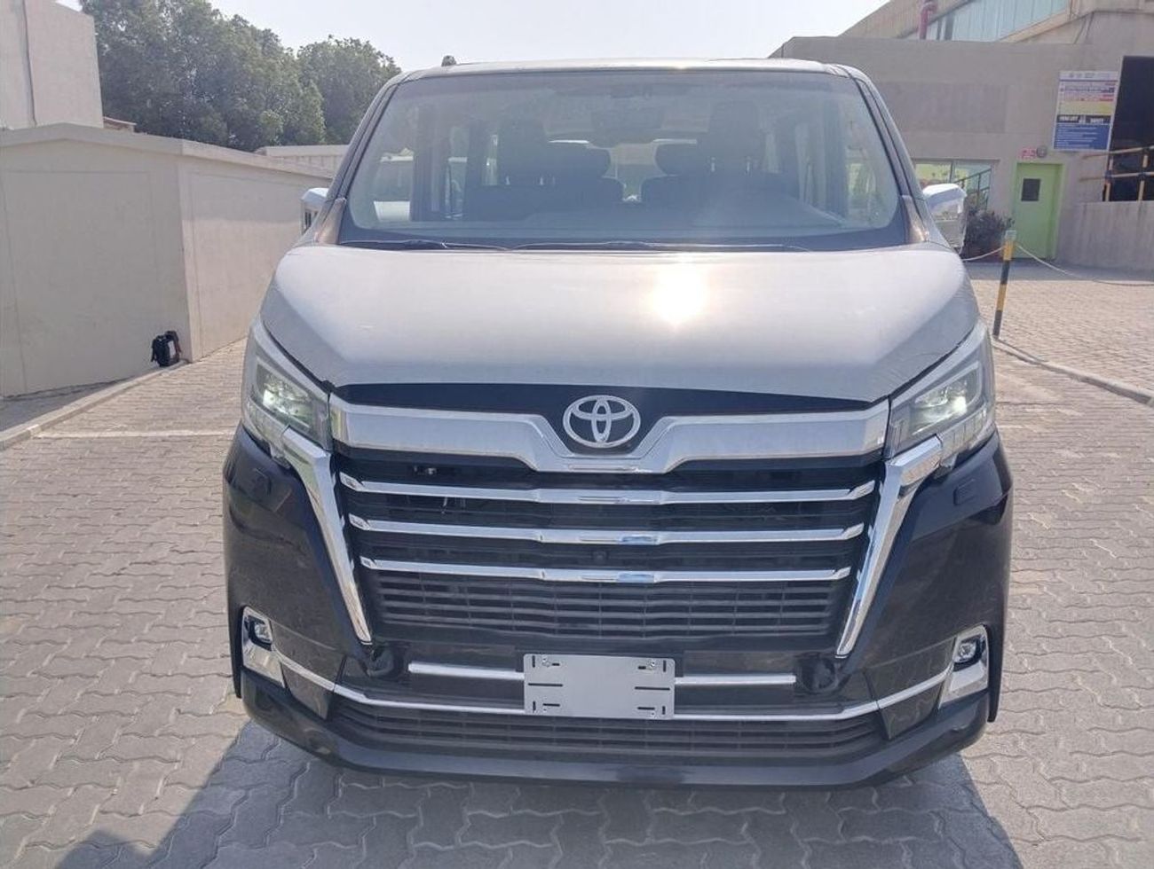 Toyota Granvia GRANVIA V