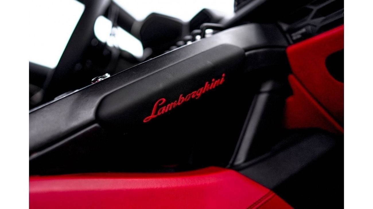 Lamborghini Huracan LP640-4 Performante Lamborghini Huracan 2018 GCC.