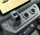 لاند روفر ديفندر 2023 Land Rover Defender P400 110 75th Anniversary, 2028 LR Warranty + Service Pack, Low Km, GCC